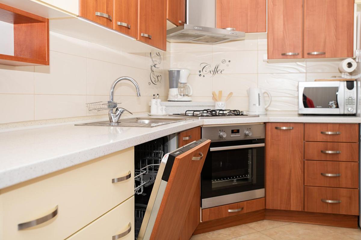 Apartman Mira I Denis 苏佩塔斯卡德拉加 外观 照片
